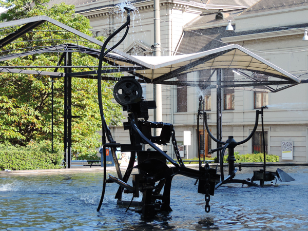 Tinguerly fontain