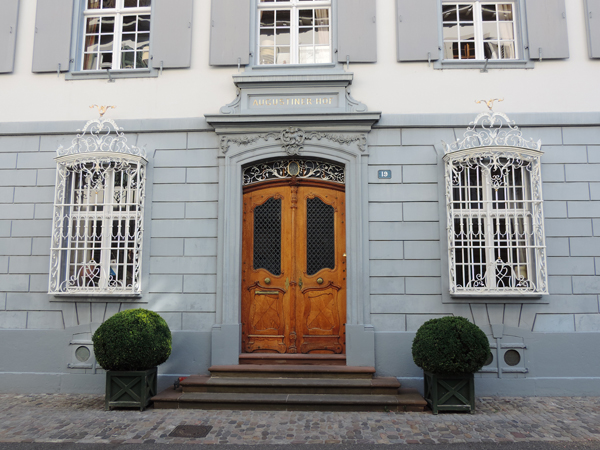 Porte façade vieille ville Bâle